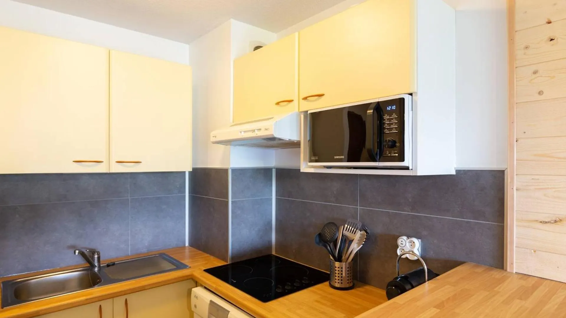 Duplex A Peyragudes Pour 8 Personnes Avec Parking - Fr-1-695-69 Apartman Gouaux-de-Larboust Franciaország
